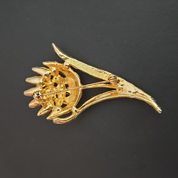 Vintage Flower Brooch - Picture 4 of 6